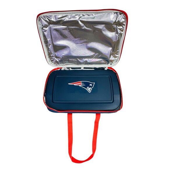 NFL New England Patriots 9” x 13” Glass Casserole Dish with Insulated Holder - Picture 2 of 3